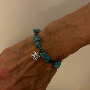 Turquoise Beaded Bracelet with Silver Shell Charm BN